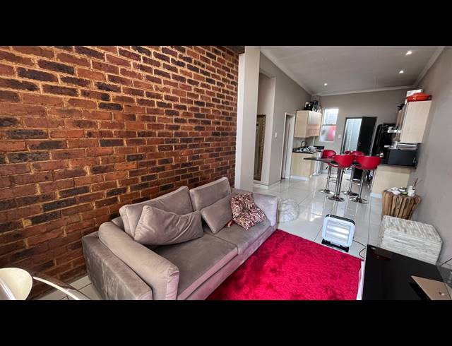 2 bed property to rent in WOODMEAD